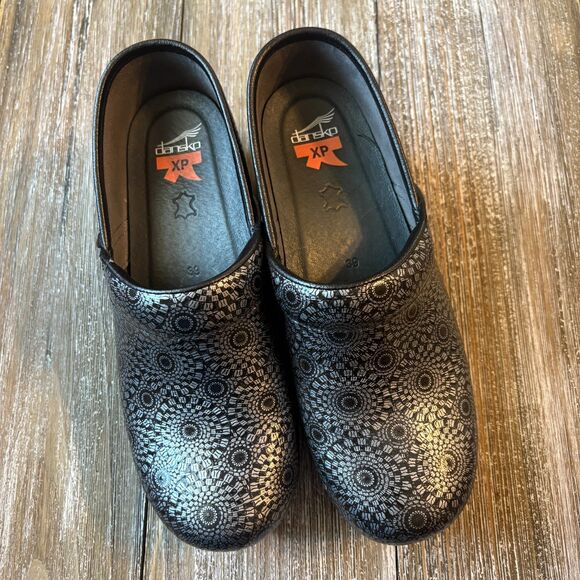 Dansko Women's XP Professional Clog Size 39 Black Gray Medallion Print Comfort - Picture 2 of 6